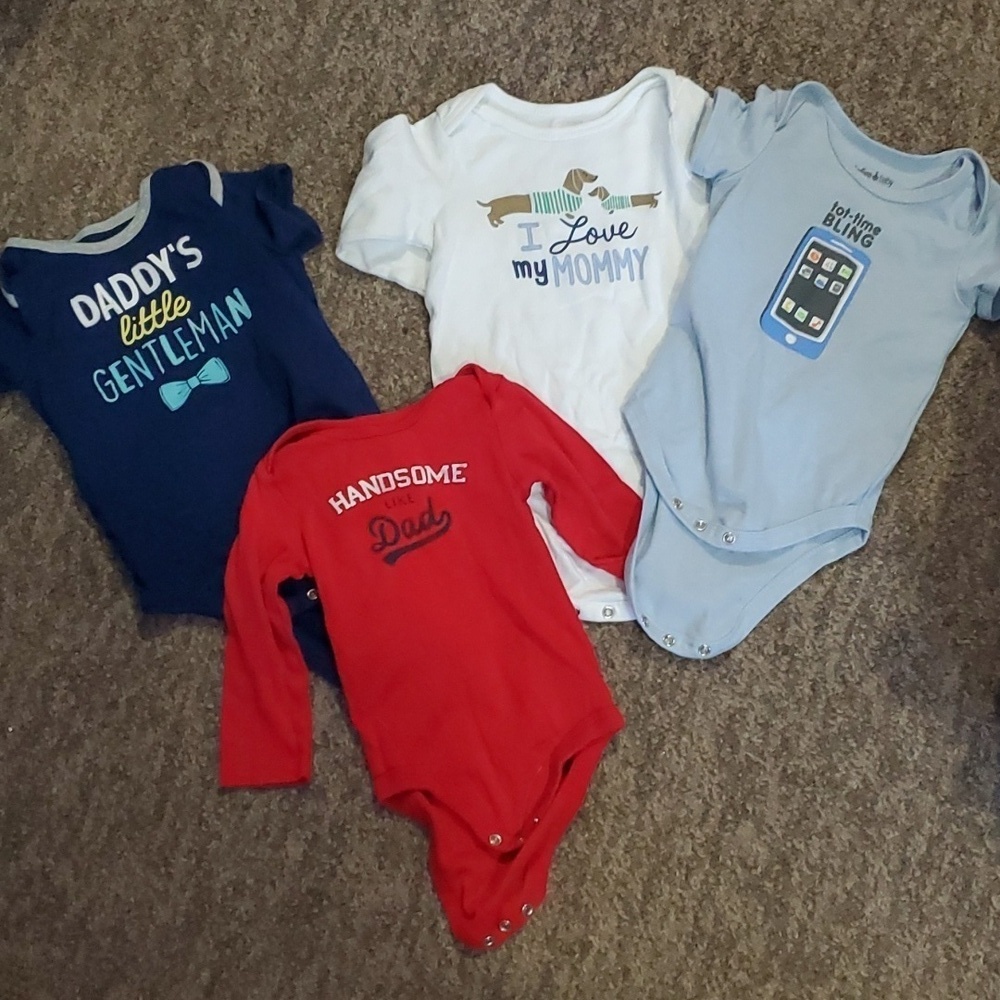 Baby onesies size 6 to 12 months